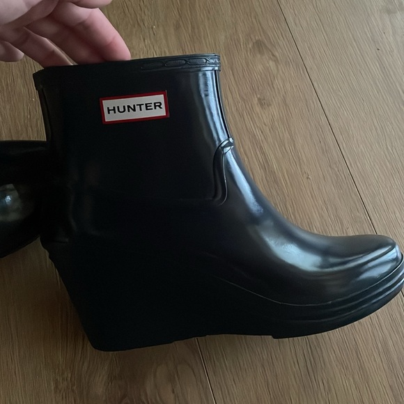 *SALE* Hunter Aston Gloss Wedge Rain Boots - Picture 4 of 8